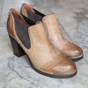 Ariat 'Geneva' Leather Ankle Boot (size 8.5B)